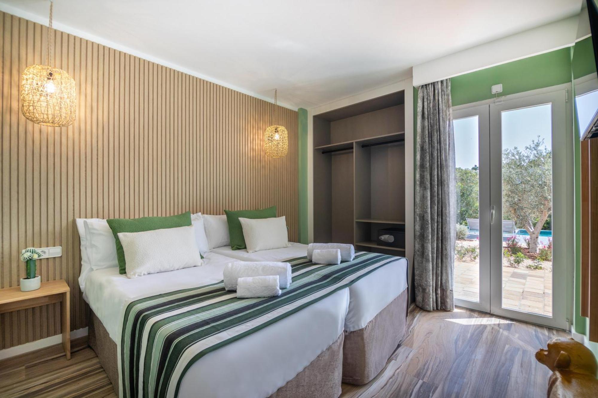 Aparthotel Ferrera Suites&apartments 4*