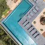 Ferrera Beach y Ferrera Suites anexo